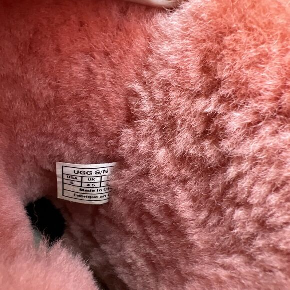 Womens UGG Boots Pink Coral Kimono Bailey Button Flower Rare Limited-Edition Sz6 - Picture 14 of 16